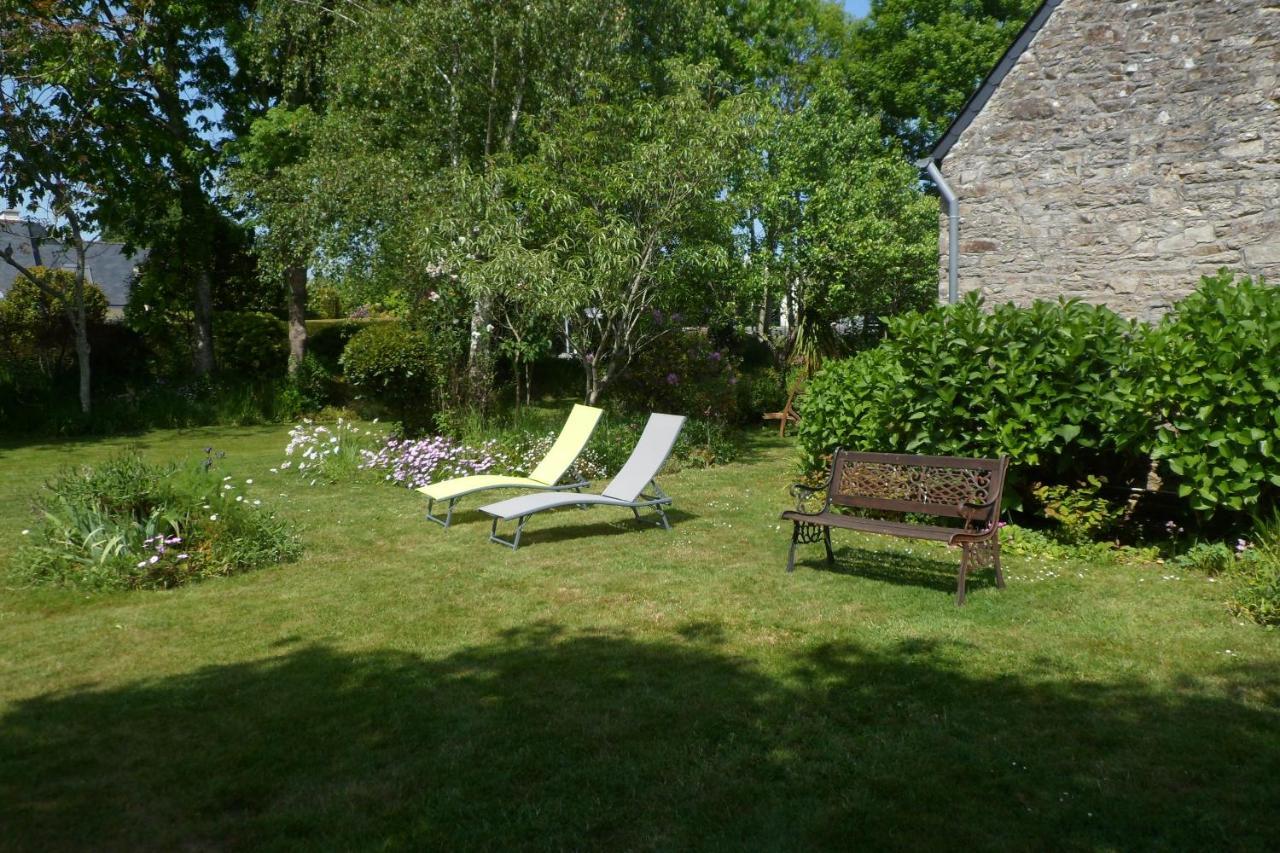 Sue'S Cottages Pleuven Exteriör bild