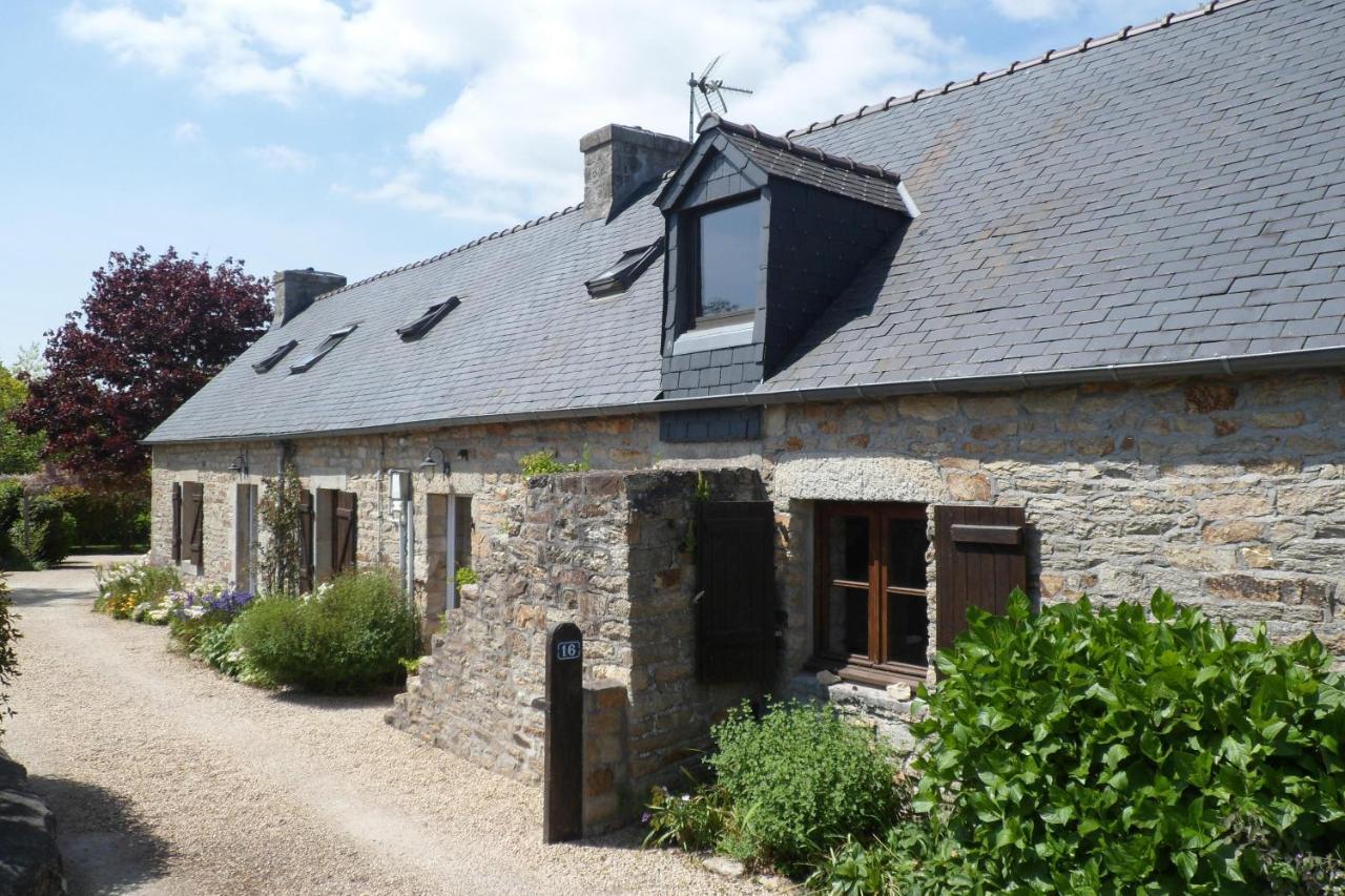 Sue'S Cottages Pleuven Exteriör bild