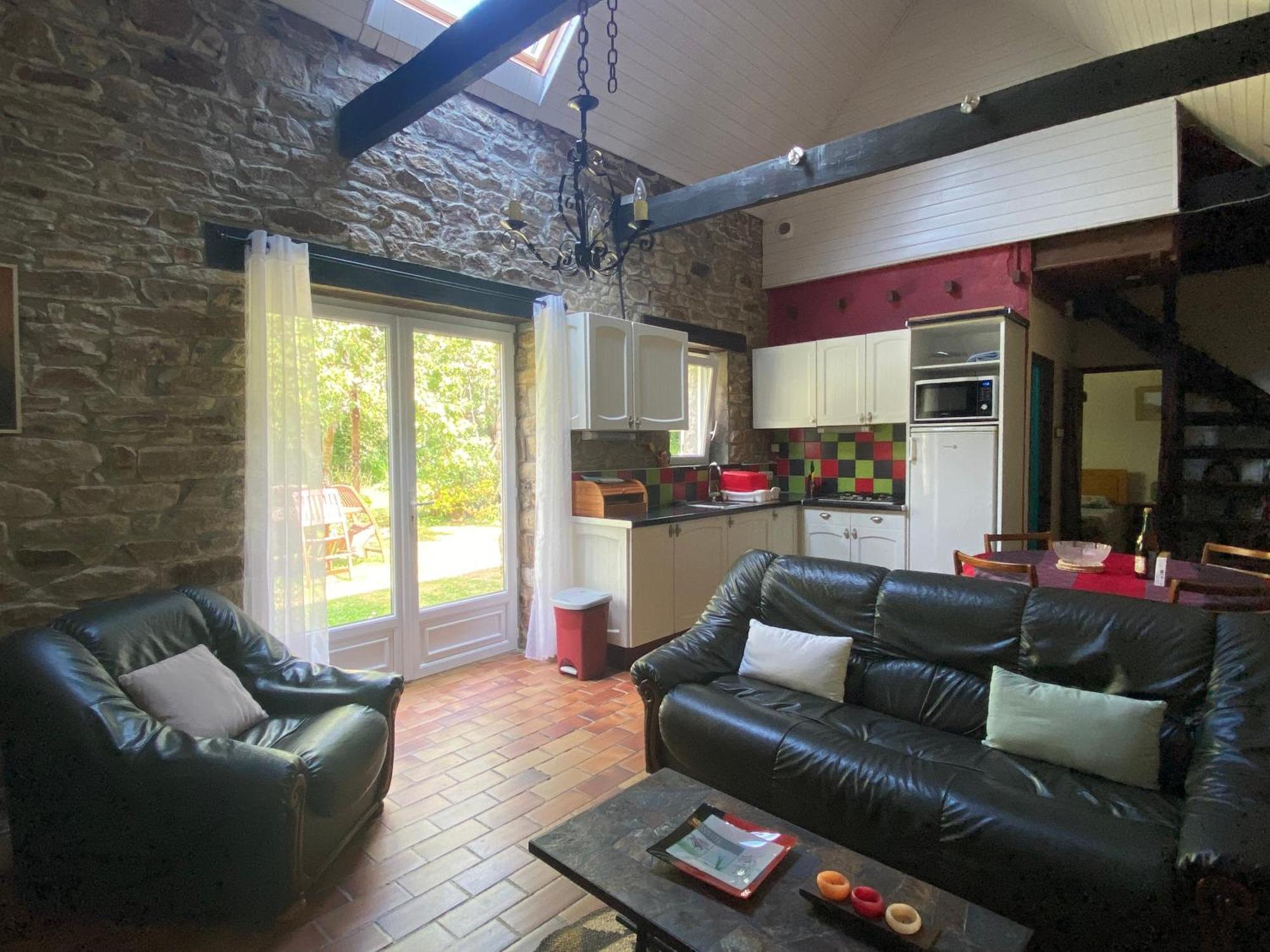 Sue'S Cottages Pleuven Exteriör bild